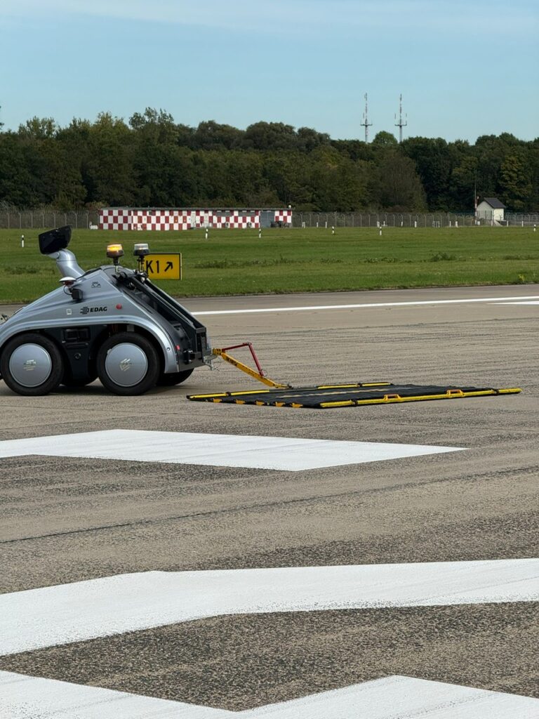 Kehrmatte auf Flughafengelände